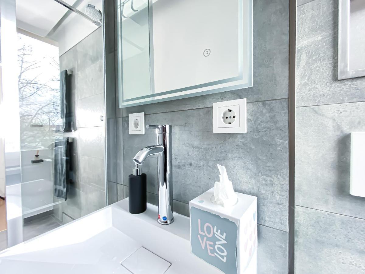 Modernes, Mediales Apartment, Naehe Der Neuen Leipziger Messe, Bis Vier Personen Лейпциг
